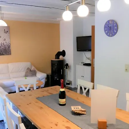 Helles Im Landhausstil Fuer Bis Zu 10 Personen Frielendorf