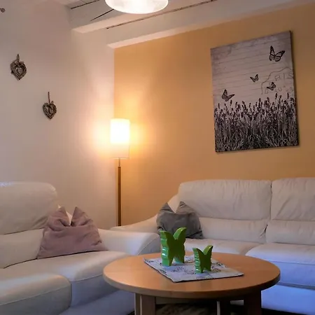 Helles Im Landhausstil Fuer Bis Zu 10 Personen Prázdninový dům *