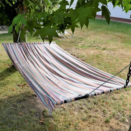 Helles Im Landhausstil Fuer Bis Zu 10 Personen