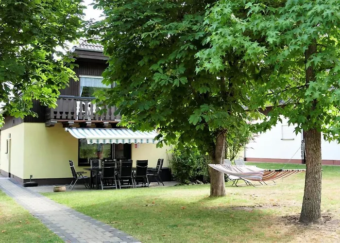 Helles Im Landhausstil Fuer Bis Zu 10 Personen Nyaraló Frielendorf