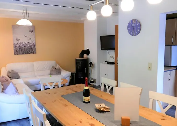 Helles Im Landhausstil Fuer Bis Zu 10 Personen Frielendorf