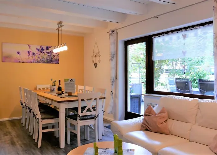 Helles Im Landhausstil Fuer Bis Zu 10 Personen Nyaraló Frielendorf